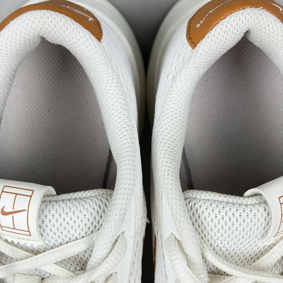 Nike Court Vapor Lite 2 HC Low Tennis Shoes Womens 8.5 White Sail Desert Ochre - Picture 9 of 11